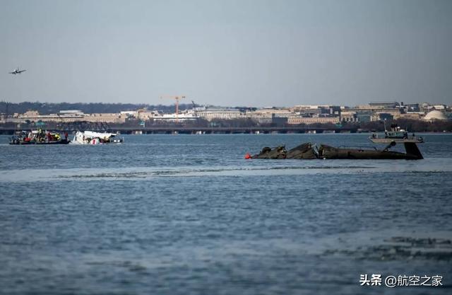美国15年来最严重空难：安全神话破灭，行业问题浮出水面