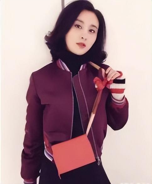 2006年，网传当范冰冰“裸替”的甘露，如今怎样了？