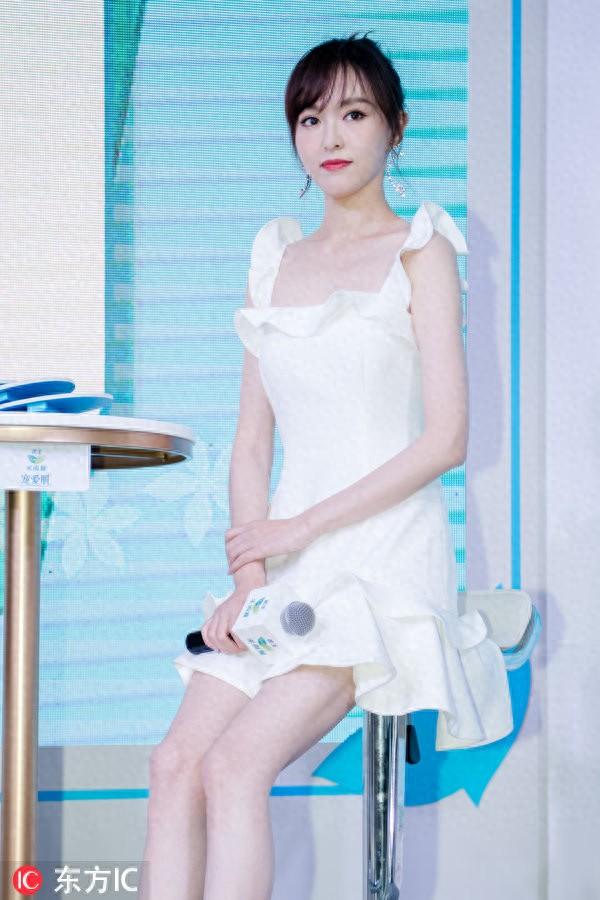 唐嫣冰骨玉肌白嫩如霜,萝莉脸漫画腿还有1米72女神身高