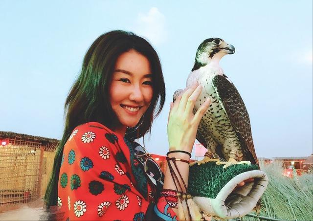 走了马蓉来了冯清，新女友黑料不断，王宝强的情史为何这么坎坷？