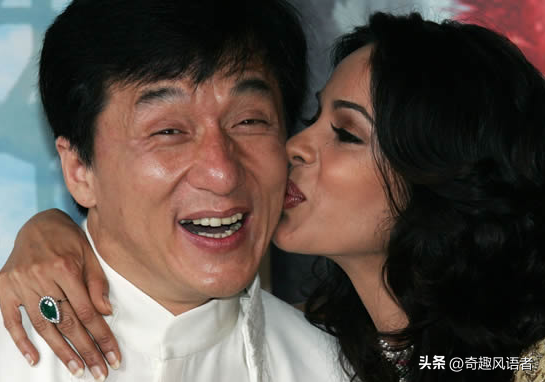 成龙与众多女星的情感秘事，有人为他放弃事业，有人对他不屑一顾