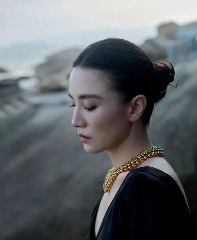 15位中国80后美女明星,个个美的不可方物,有没有你心动的女神?