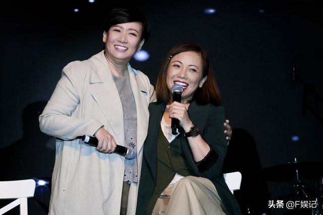 变胖也没所谓！与邓萃雯一吻泯恩仇的商天娥与老公恩爱牵手逛街