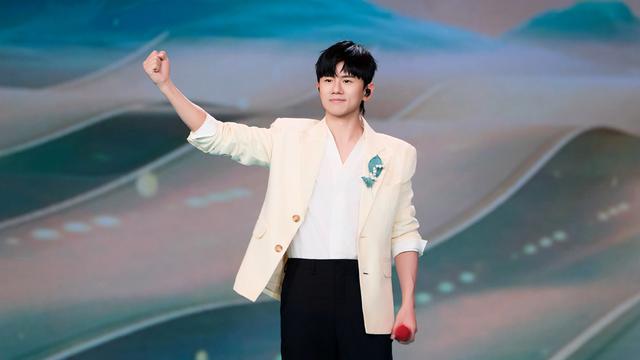 盘点张杰上交给国家的15首歌，高燃曲风红色经典，每次听都超爱