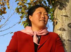 殷玉珍(“沙漠之花”殷玉珍：宁肯种树累死，也不叫沙欺负死。)