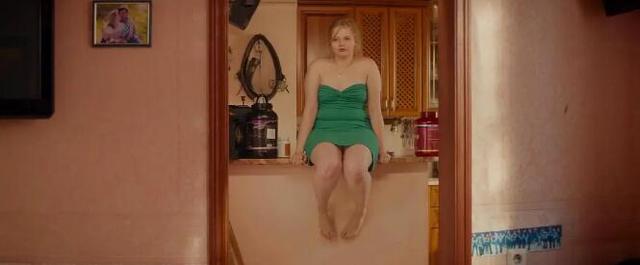 俄罗斯高分爽片！微胖美女为追回健身男友减肥，最后却爱上小胖哥