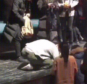 看完王菲、马云的微博才明白：一个人越缺什么，越炫耀什么