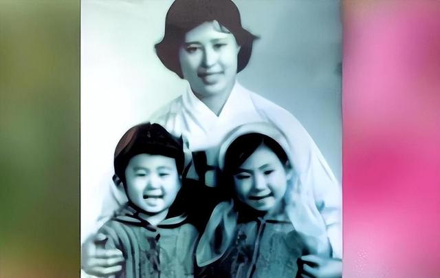 74岁斯琴高娃近况：瑞士老公已去世，她垂垂老矣，与儿子冰释前嫌