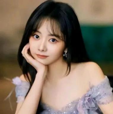 事实证明,33岁的“国民闺女”谭松韵,走上了“另一条”道路?