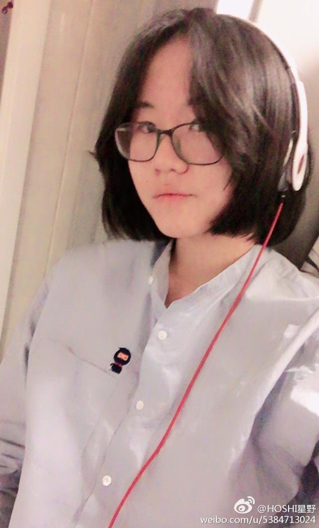 窦唯的小女儿才14岁啊，身高都超过1米7了