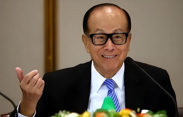 相伴30余年，李嘉诚仍不敢将周凯旋娶进门，背后原因没有那么简单