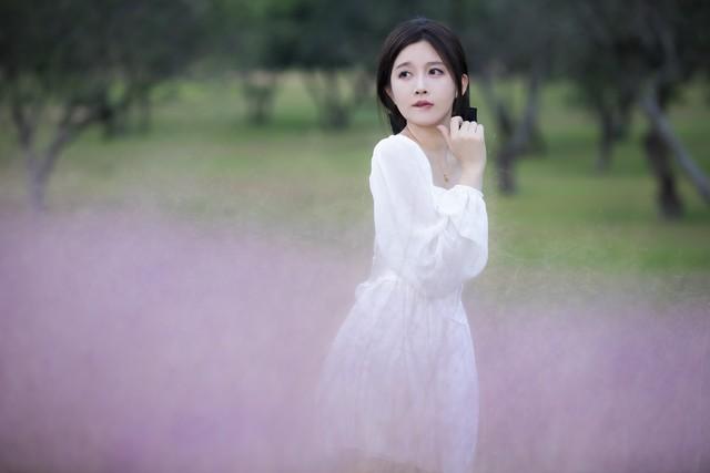 上海银行行长选妃记：腰要细，腿要长，年龄要大，32个都死心塌地