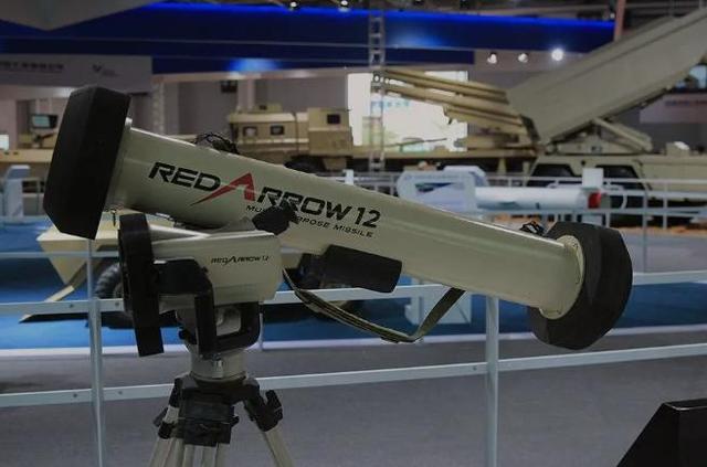 轻松摧毁任何现役坦克，破甲高达1100毫米，红箭12威力到底有多强