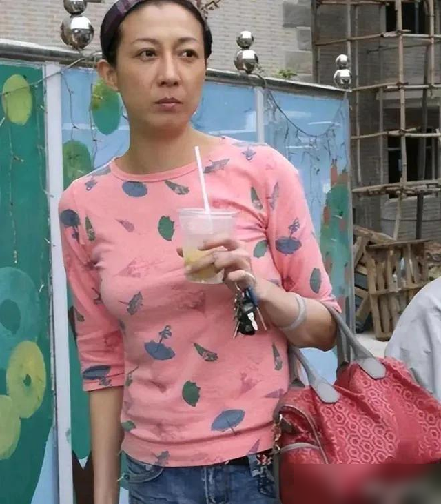 直到看清吴绮莉如今的处境，才明白，一声不吭的林凤娇有多精明