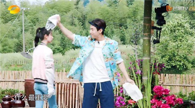 尹正陈都灵恋情曝光！相差7岁不被看好，男方曾与蒋梦婕传绯闻