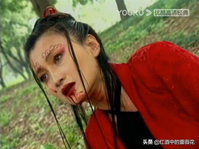 《白发魔女》幕后，蒋勤勤让蛇满身乱爬，张国荣曾给张智霖提建议