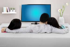 可以看黄色视频(黄色视频和色情网站能随便看？别再天真了，这几种情况就涉嫌违法)