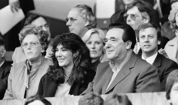 一个亿万富翁死了，他的“查泰莱夫人”为何被FBI盯上？