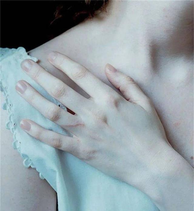 荷兰女摄影家卡拉的极品新人体艺术，性感、冷艳