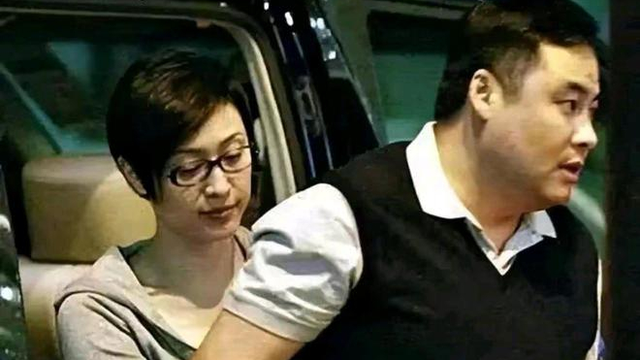 陈法蓉陪88岁父亲回江苏老家，陈父精神足，女儿57岁未婚育成遗憾