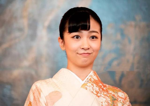 佳子内亲王：被称作日本皇室最美公主，却连穿衣自由都做不到