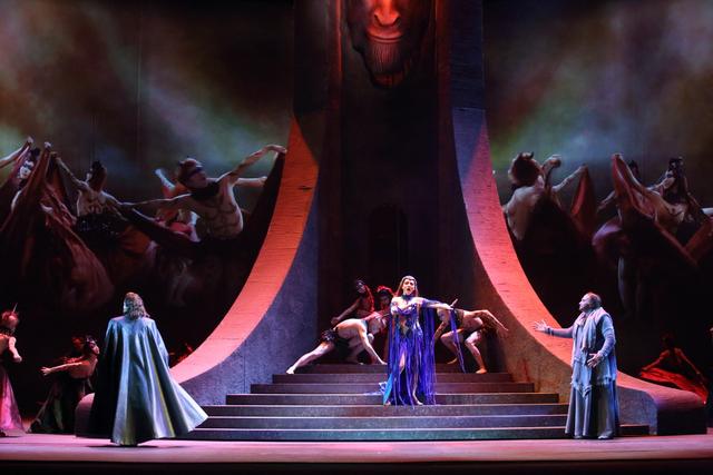 国蛋上演“水妖们的舞蹈”