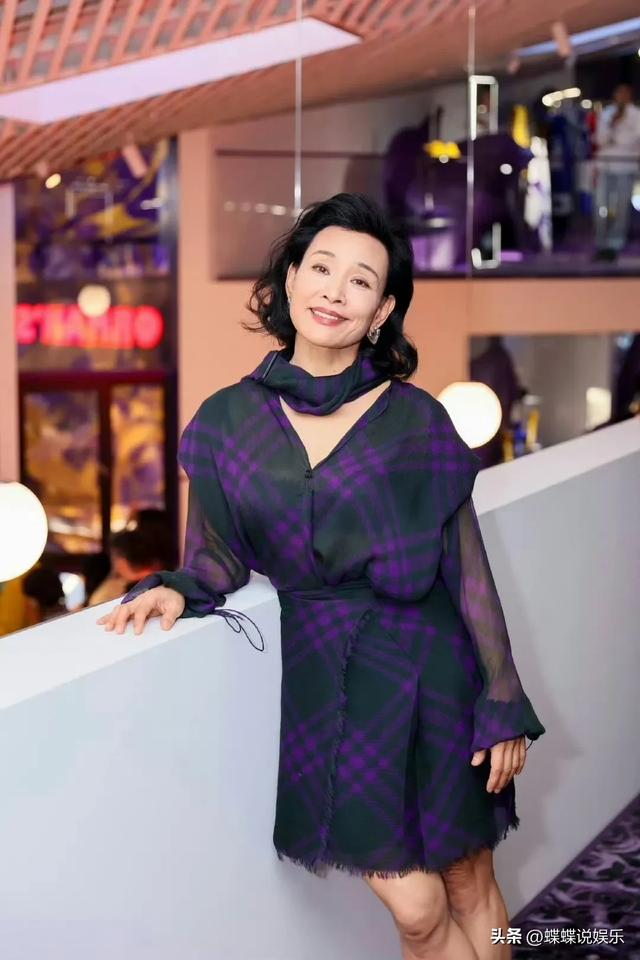 陈冲自述：在美读书，性侵经历痛彻心扉