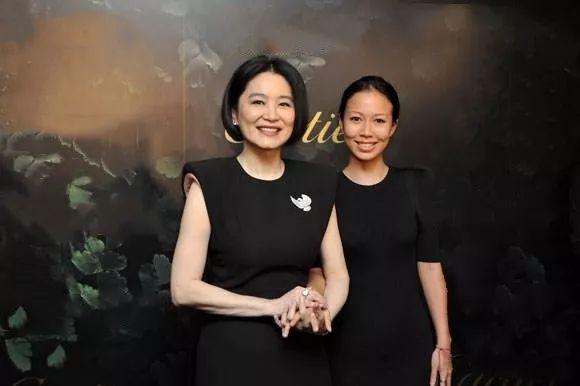 林青霞继女邢嘉倩：31岁似少女，颜值胜过继母的亲闺女