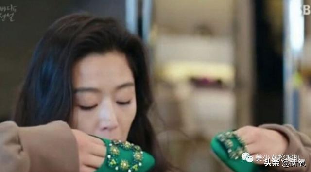 新加坡最有手段名媛，拥有全球最多爱马仕，如今44岁还在做网红