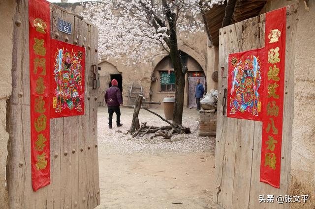 阿房宫的“房”，到底是读fáng（音防），还是páng（音旁）