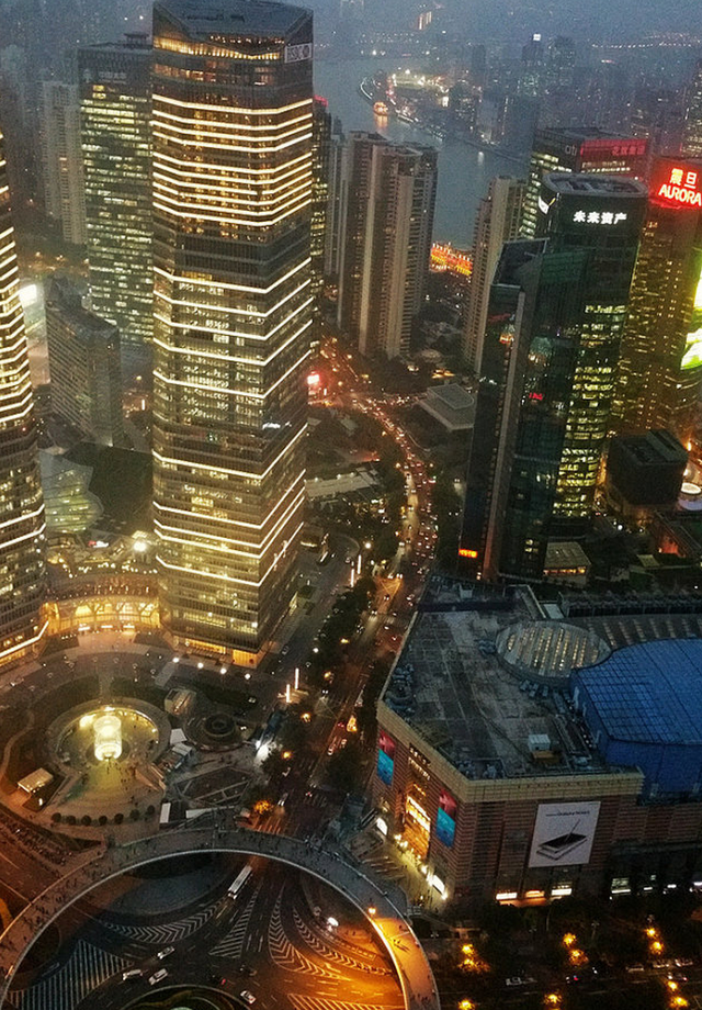 夜色璀璨上海滩