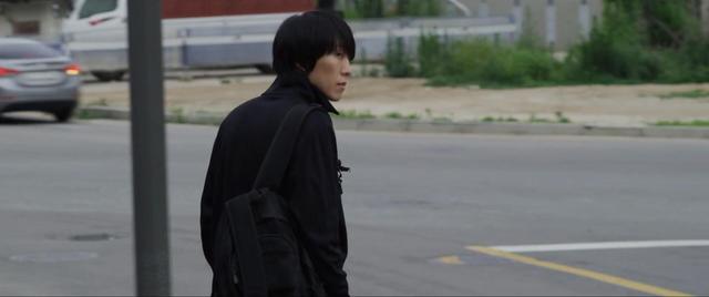 人质被绑匪百般虐待，就连喝水都被反绑双手！韩国最新犯罪电影