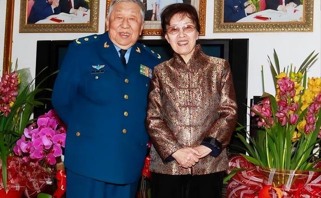 阎肃妻子李文辉，丈夫去世后，和儿子对簿公堂，亲情背后也有无奈