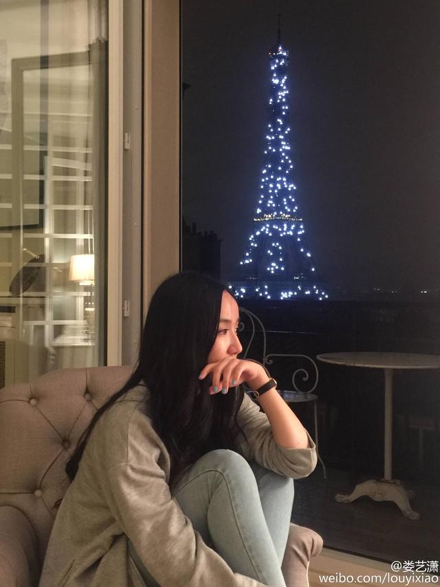 娄艺潇额头异常凸起，山根也更高了 网友：你再不是我们的一菲了