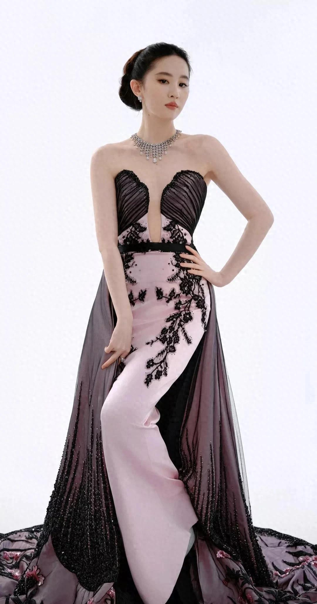 15位中国80后美女明星,个个美的不可方物,有没有你心动的女神?