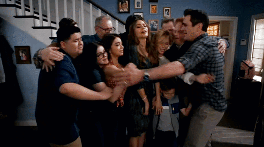 每个人都不完美，却拼凑出了记忆里最完美的《摩登家庭》