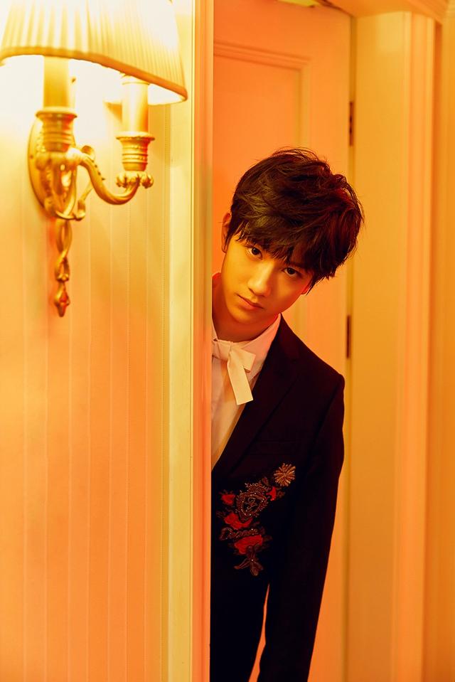 敖子逸亮相2018星光盛典 斩获“年度号召力新秀”奖