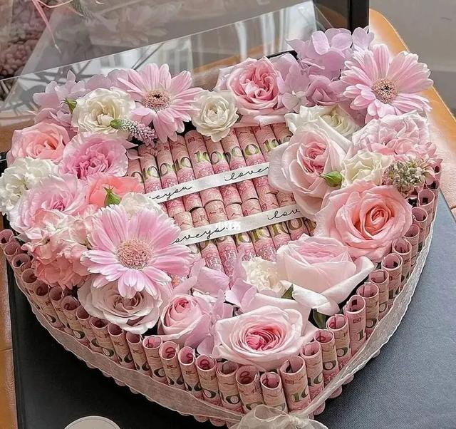 帮顾客做万元现金花束送女友,临沂一花店老板却被卷入洗钱案