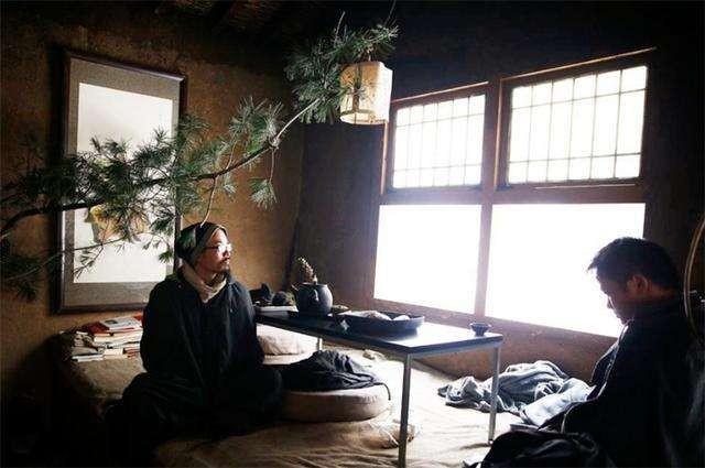 农村一小伙逆袭成富豪，上亿身家却抛妻弃子，跑到终南山剃度为僧