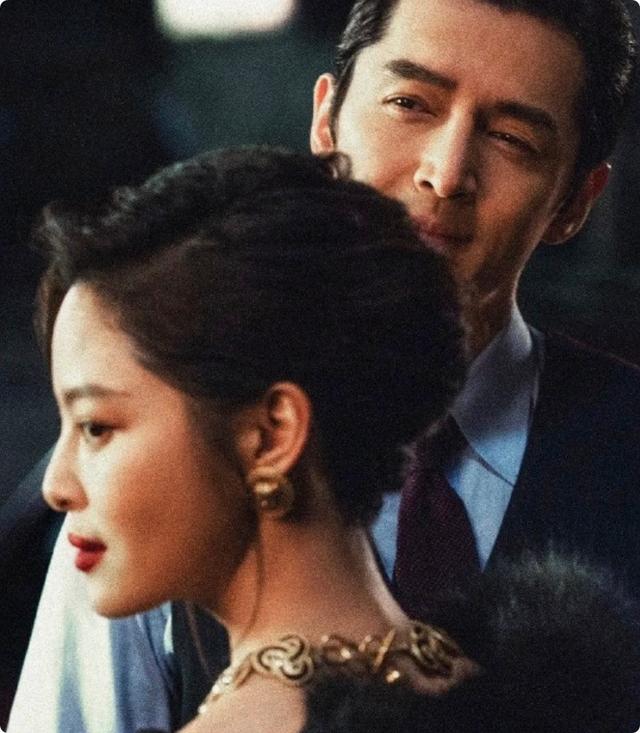 同样是拍吻戏，把辛芷蕾殷桃和杨幂放在一起对比，差距就出来了