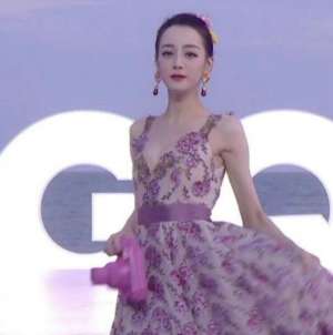 gq盛典(群星亮相GQ盛典红毯：热巴baby美似仙女，何穗刘雯气场超绝)