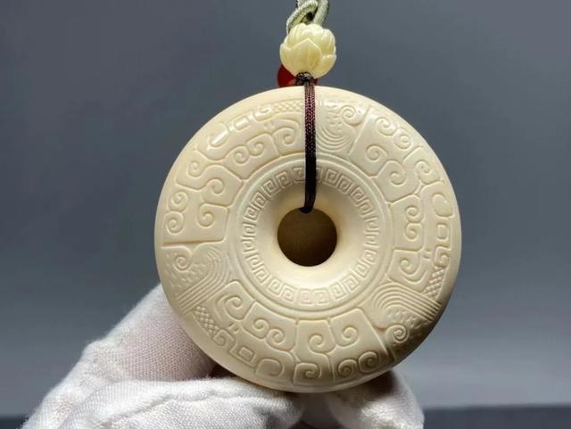 猛犸牙价格一克多少钱？最新猛犸牙价格介绍！