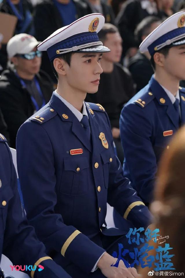 钟无寐迎来了他的最终结局，演员龚俊却一直在路上