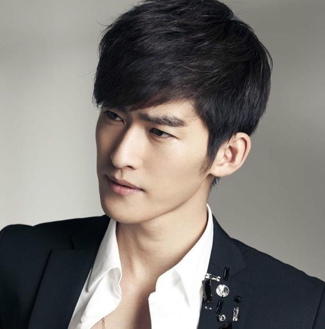 当今娱乐圈，当红明星数不胜数，快来票选谁会成为真正的常青树