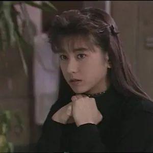 想回到昭和时代，除了穿搭，你还需要一个合适的发型