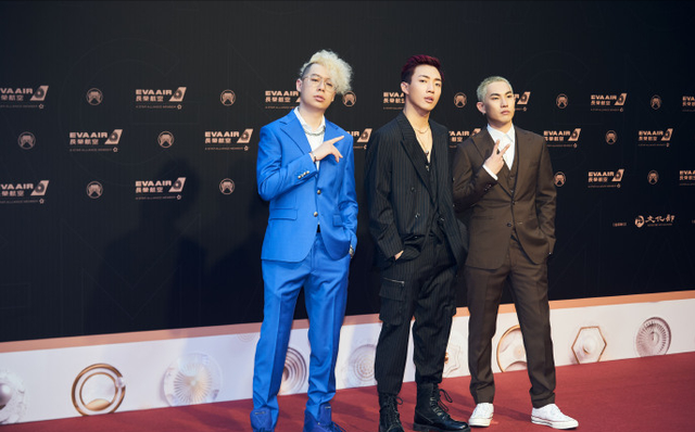 歌手陈奕凡私密视频泄露，48秒浴室片段被疯传，录像人是他的女伴