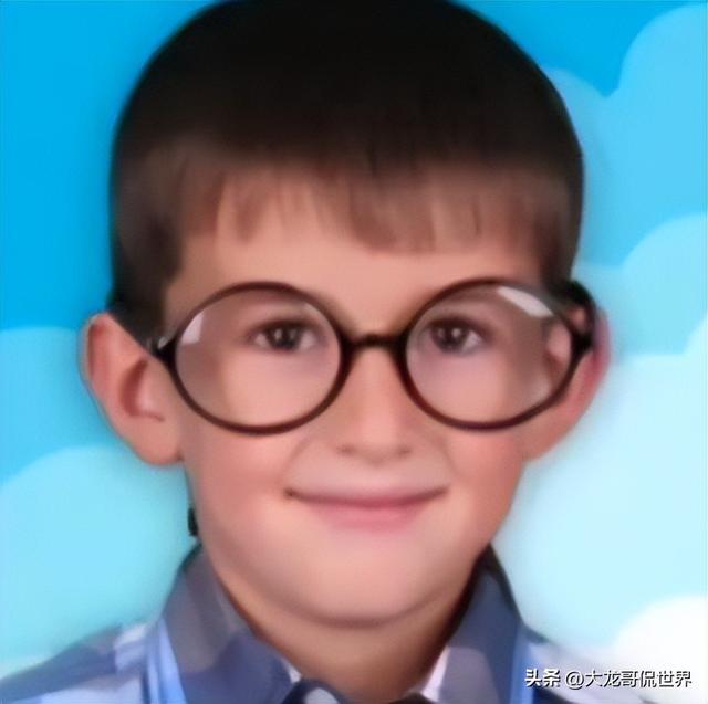 美国女老师交往男学生，放学后教室拥吻，发生不当接触，坚称无罪