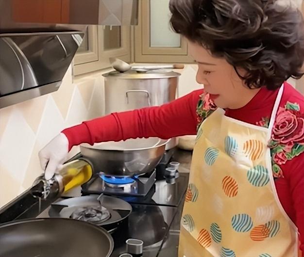 鲍鱼家姐：全网最壕贵妇，浑身装扮抵一栋楼，有何实力能碾压Cici