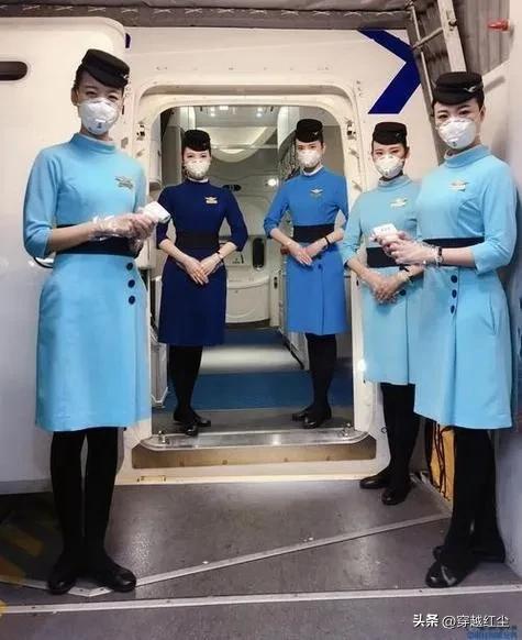 空姐上班告别高跟鞋，高跟鞋被打工人抛弃了？