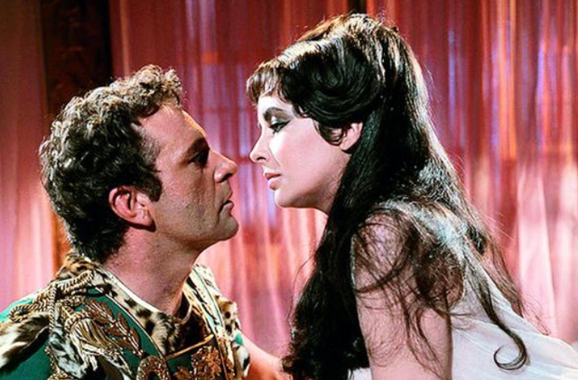 古埃及的悲剧女王:从奴隶上位执政80天,死后被丢进臭水沟喂野狗